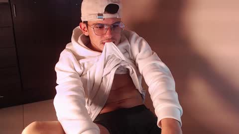 Snapshot of little_daniell chatting on 15, 11, 2025 Daniel online show from 15, 11, 2025