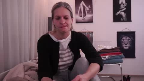 Snapshot of little_heart_andreea chatting on 20, 2, 2025 little_heart_andreea online show from 20, 2, 2025
