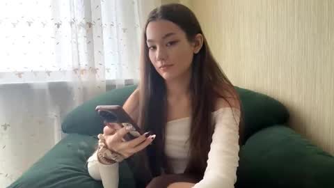 Snapshot of little_ieity chatting on 13, 10, 2025 Viiola online show from 13, 10, 2025