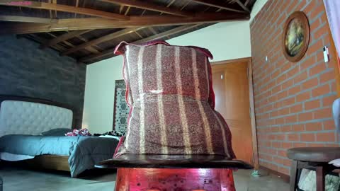 Izzi online show from 10, 1, 2025