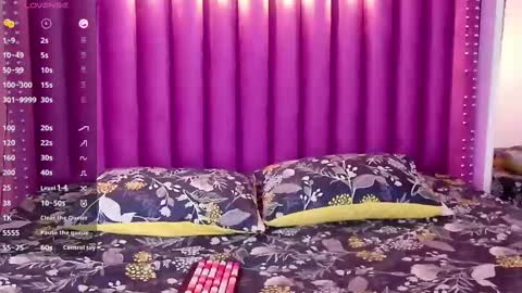 Snapshot of little_kayla_ chatting on 10, 9, 2025 kayla Instagram kayla 71082 online show from 10, 9, 2025