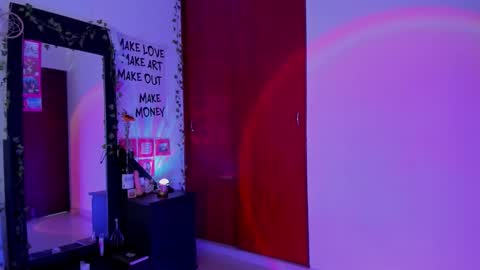 Snapshot of little_kayla_ chatting on 21, 11, 2025 kayla Instagram kayla 71082 online show from 21, 11, 2025