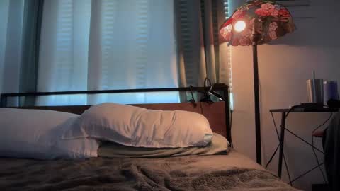 Snapshot of little_lies chatting on 14, 11, 2025 little lies online show from 14, 11, 2025