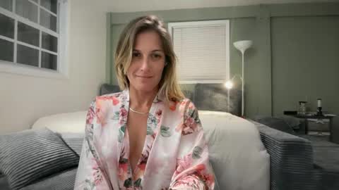 Snapshot of little_lies chatting on 21, 7, 2026 little lies online show from 21, 7, 2026
