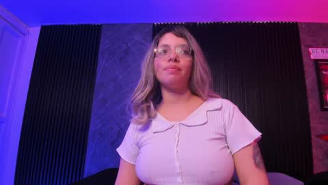 Snapshot of little_maeve chatting on 27, 12, 2024 Maeve online show from 27, 12, 2024