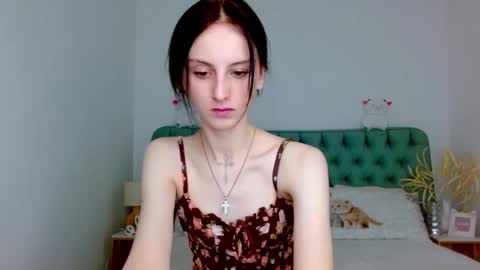 Snapshot of little_mollee chatting on 22, 9, 2025 little_mollee online show from 22, 9, 2025