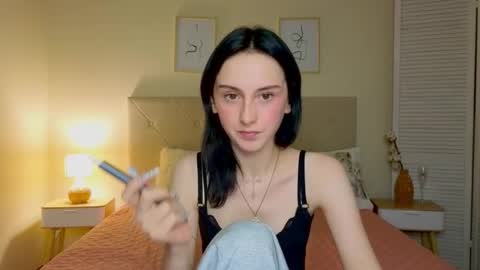 Snapshot of little_mollee chatting on 3, 10, 2025 little_mollee online show from 3, 10, 2025