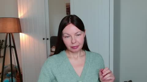 Nicole online show from 9, 4, 2026