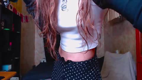 Snapshot of little_owlx chatting on 21, 9, 2025 Alice.. online show from 21, 9, 2025
