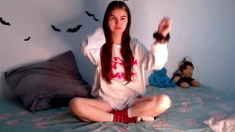 Snapshot of little_owlx chatting on 13, 10, 2025 Alice.. online show from 13, 10, 2025