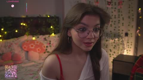 Snapshot of little_poetry chatting on 2, 2, 2026 Kiki online show from 2, 2, 2026