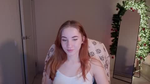 Snapshot of little_pretty_woman chatting on 17, 12, 2024 little_pretty_woman online show from 17, 12, 2024