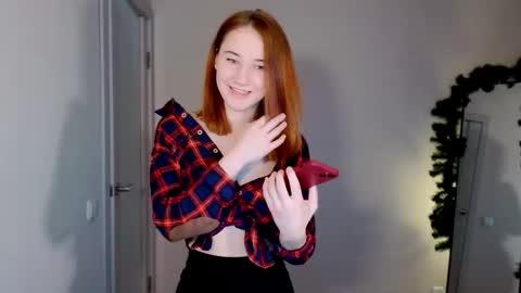 Snapshot of little_pretty_woman chatting on 19, 2, 2025 little_pretty_woman online show from 19, 2, 2025