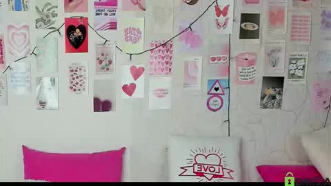 Snapshot of little_radiant_sun chatting on 21, 10, 2025 Kriss online show from 21, 10, 2025