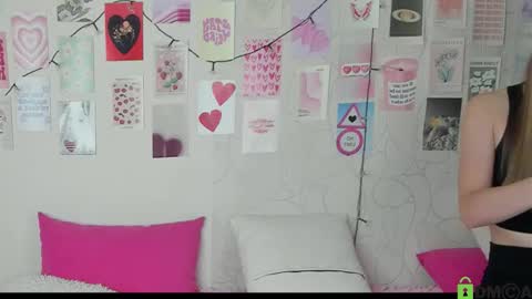 Snapshot of little_radiant_sun chatting on 7, 11, 2025 Kriss online show from 7, 11, 2025