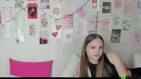 Snapshot of little_radiant_sun chatting on 14, 11, 2025 Kriss online show from 14, 11, 2025