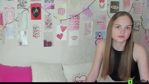 Snapshot of little_radiant_sun chatting on 24, 11, 2025 Kriss online show from 24, 11, 2025