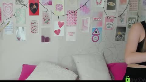 Snapshot of little_radiant_sun chatting on 28, 11, 2025 Kriss online show from 28, 11, 2025