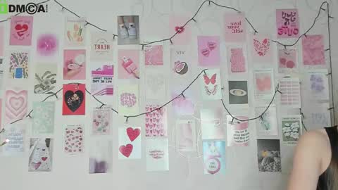 Snapshot of little_radiant_sun chatting on 22, 12, 2025 Kriss online show from 22, 12, 2025