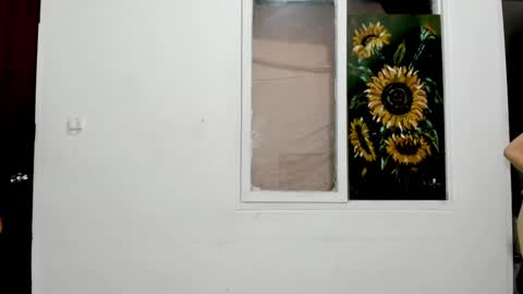 Snapshot of little_rapunsel_ chatting on 8, 3, 2025 RAPUNSEL AND CAIN online show from 8, 3, 2025