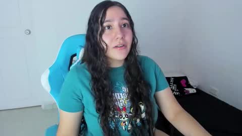 Laire  online show from 18, 12, 2025