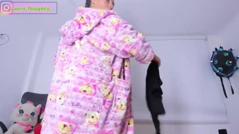 Snapshot of little_tatis chatting on 17, 1, 2025 Im Laura. buy my contentcompra mi contenido offline online show from 17, 1, 2025