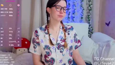 Snapshot of little_teya chatting on 7, 11, 2025 little Teya online show from 7, 11, 2025