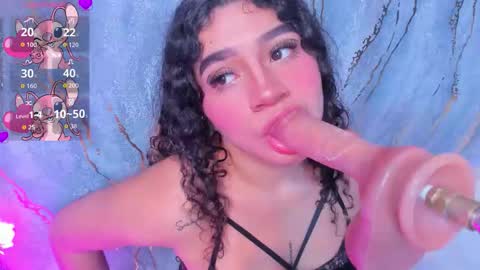 Snapshot of little_valentinaa chatting on 3, 12, 2025 little_valentinaa online show from 3, 12, 2025