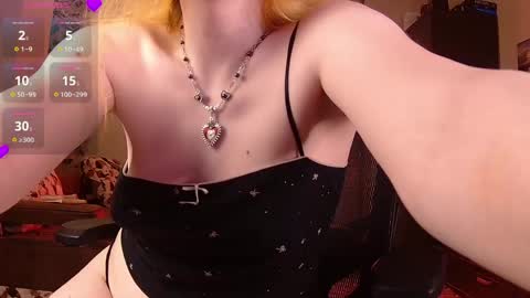 Snapshot of little_witch_sofia chatting on 8, 5, 2026 Sofia online show from 8, 5, 2026