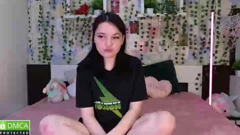 Snapshot of littlebunnyq chatting on 17, 9, 2025 Luna online show from 17, 9, 2025