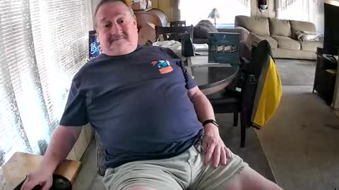 Snapshot of littled83057 chatting on 14, 1, 2026 Littled83057 online show from 14, 1, 2026