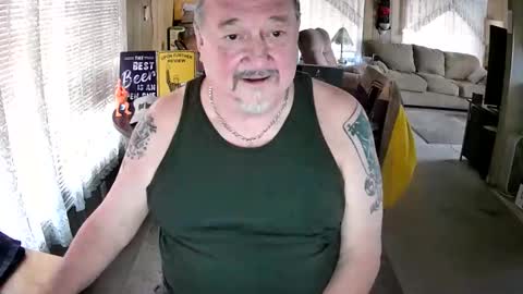 Snapshot of littled83057 chatting on 4, 4, 2026 Littled83057 online show from 4, 4, 2026