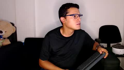 Snapshot of littledicklatin chatting on 27, 10, 2025 Manu online show from 27, 10, 2025