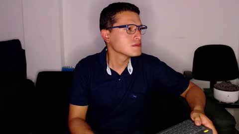 Snapshot of littledicklatin chatting on 4, 12, 2025 Manu online show from 4, 12, 2025