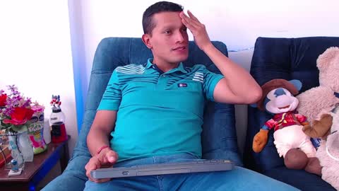 Snapshot of littledicklatin chatting on 6, 4, 2026 Manu online show from 6, 4, 2026