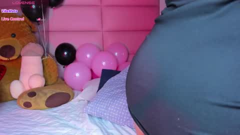 littlee_emma_ online show from 19, 12, 2024