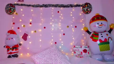 littlee_emma_ online show from 23, 12, 2024