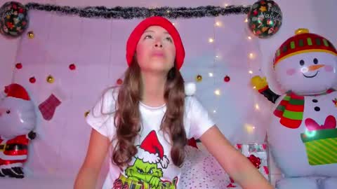 littlee_emma_ online show from 26, 12, 2024