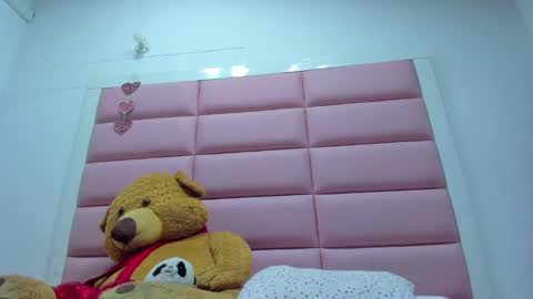 littlee_emma_ online show from 1, 2, 2025
