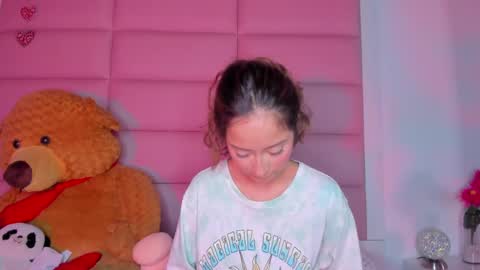 littlee_emma_ online show from 8, 2, 2025