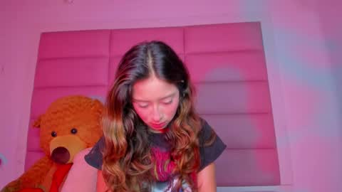 littlee_emma_ online show from 3, 3, 2025