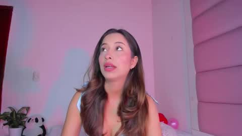 Snapshot of littlee_emma_ chatting on 24, 9, 2025 littlee_emma_ online show from 24, 9, 2025