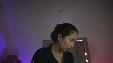 littlee_emma_ online show from 17, 5, 2026