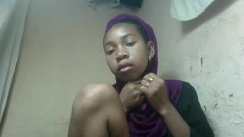 Snapshot of littlehotpanda chatting on 23, 10, 2025 edra online show from 23, 10, 2025