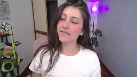 Snapshot of littlelaksmi chatting on 4, 2, 2026 Laksmi online show from 4, 2, 2026