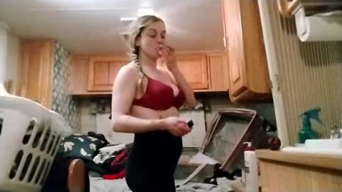 Snapshot of littleleo96 chatting on 8, 3, 2026 littleleo96 online show from 8, 3, 2026