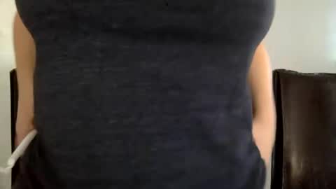 Snapshot of littlelily9999 chatting on 3, 12, 2024 littlelily9999 online show from 3, 12, 2024