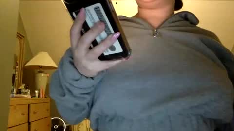 Snapshot of littlelily9999 chatting on 6, 3, 2025 littlelily9999 online show from 6, 3, 2025