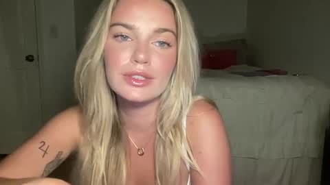 Snapshot of littlemaryjane19 chatting on 8, 9, 2025 Marciabrady online show from 8, 9, 2025