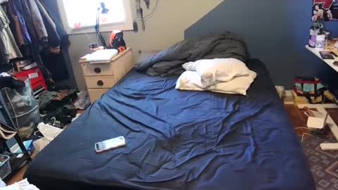 Madam Buttons online show from 18, 9, 2025